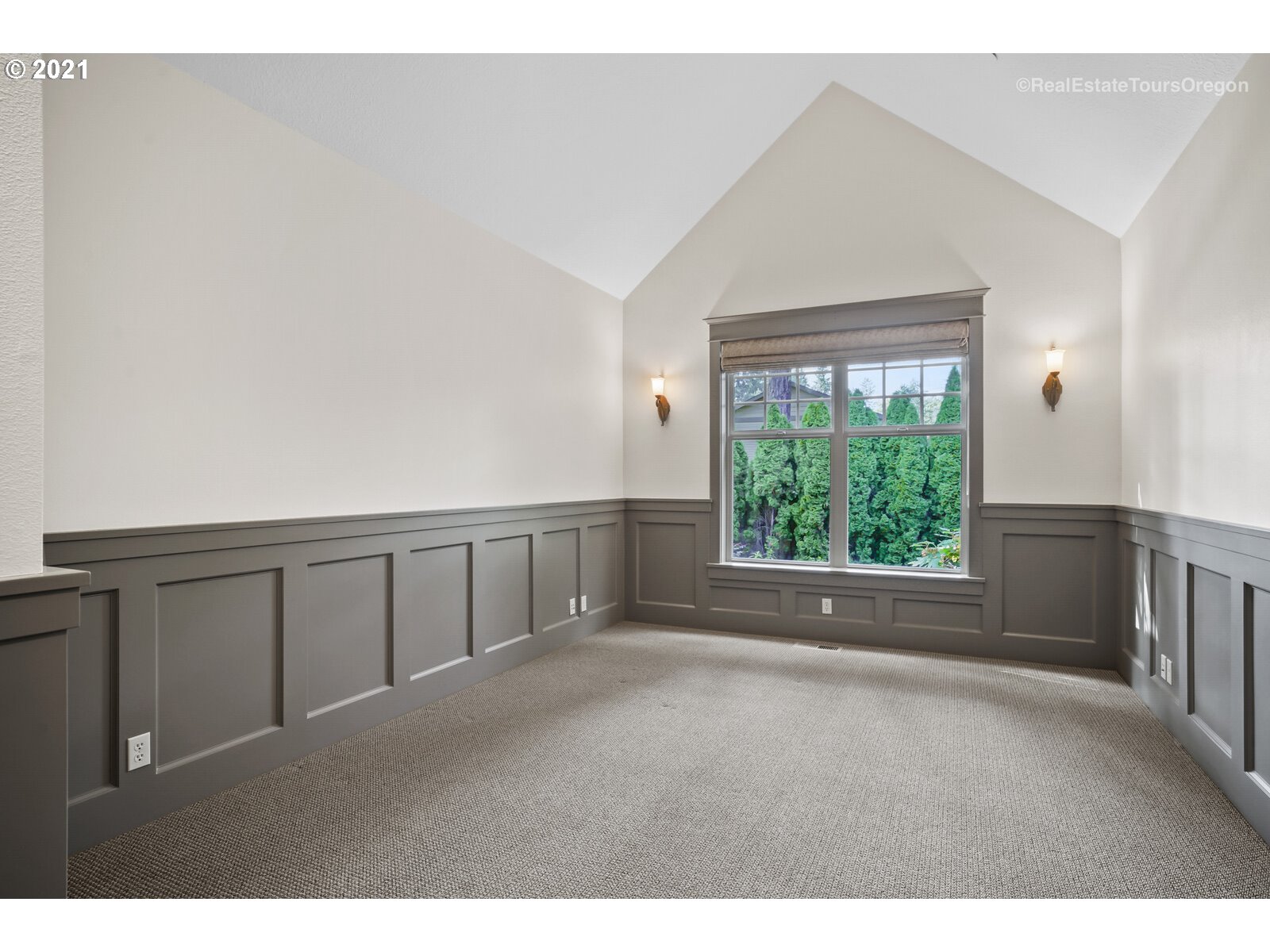 3973 Southwest Childs Road Lake Oswego, OR 97034 - Photo 19 of 32 Gallery Image 19
