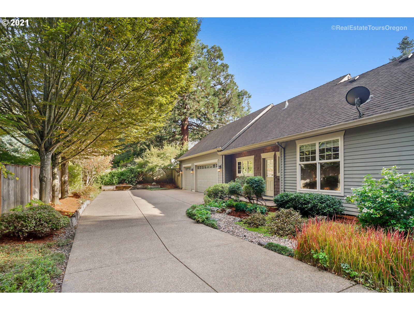 3973 Southwest Childs Road Lake Oswego, OR 97034 - Photo 3 of 32 Gallery Image 3