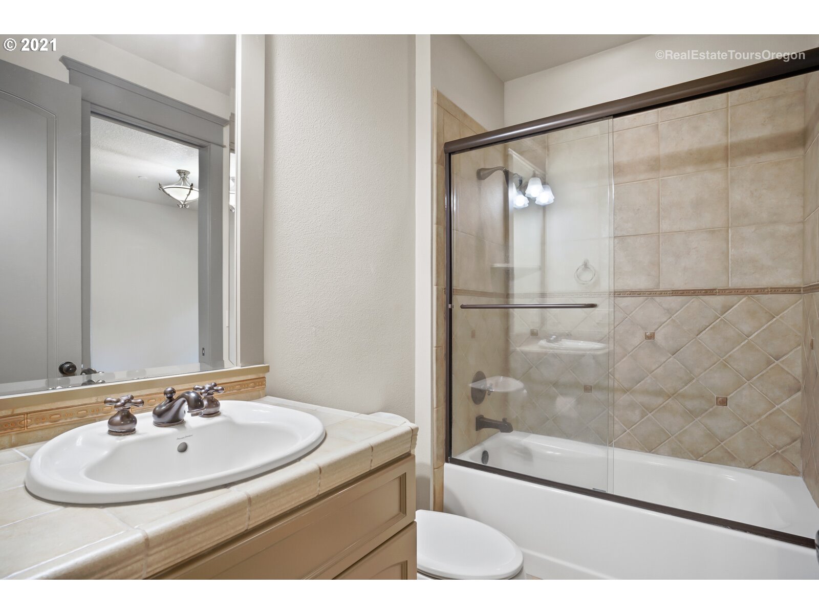 3973 Southwest Childs Road Lake Oswego, OR 97034 - Photo 23 of 32 Gallery Image 23