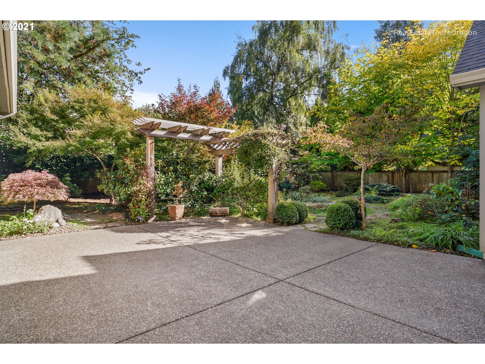 3973 Southwest Childs Road Lake Oswego, OR 97034 - Photo 29 of 32 Gallery Image 29
