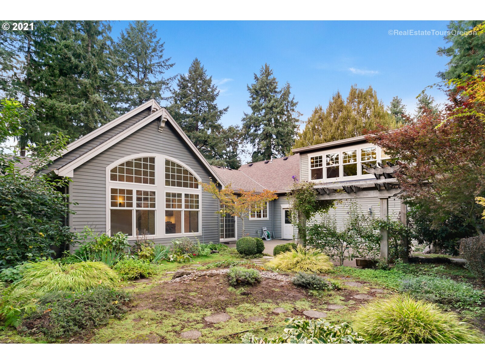 3973 Southwest Childs Road Lake Oswego, OR 97034 - Photo 31 of 32 Gallery Image 31