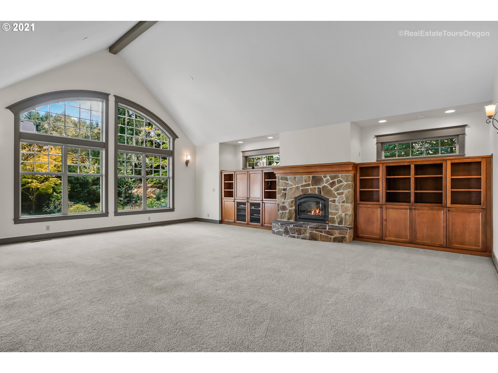 3973 Southwest Childs Road Lake Oswego, OR 97034 - Photo 5 of 32 Gallery Image 5