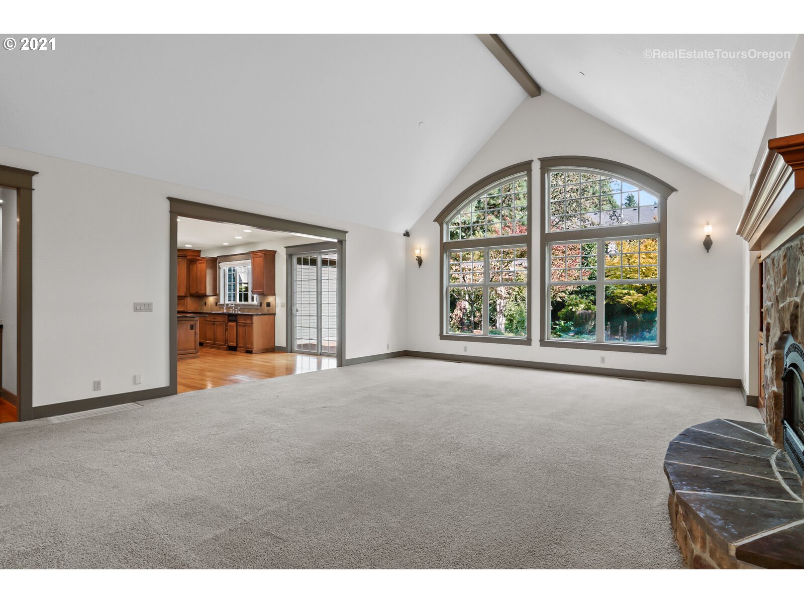3973 Southwest Childs Road Lake Oswego, OR 97034 - Photo 7 of 32 Gallery Image 7