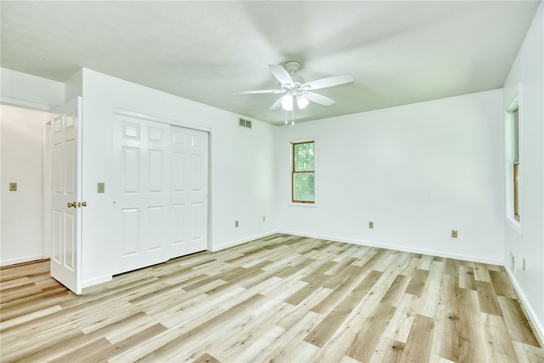 6578 Lakeside Road Ontario, NY 14519 - Photo 18 of 40