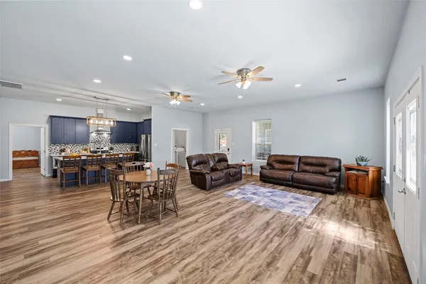 $599,000 | 1416 Avenue L, Santa Fe, TX 77510