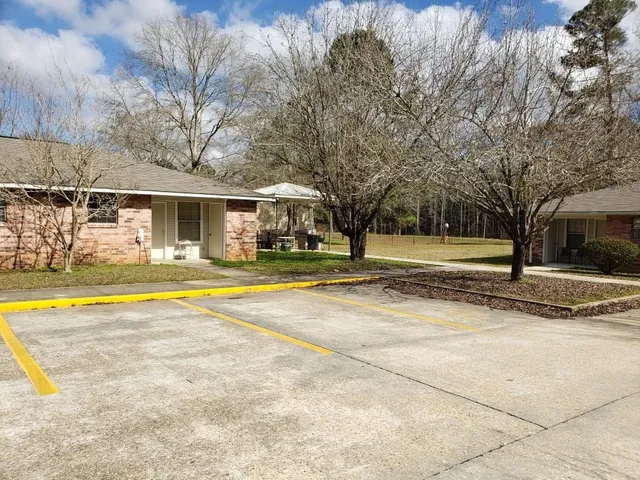 $816 | 13000 Main Street, Norwood, LA 70761