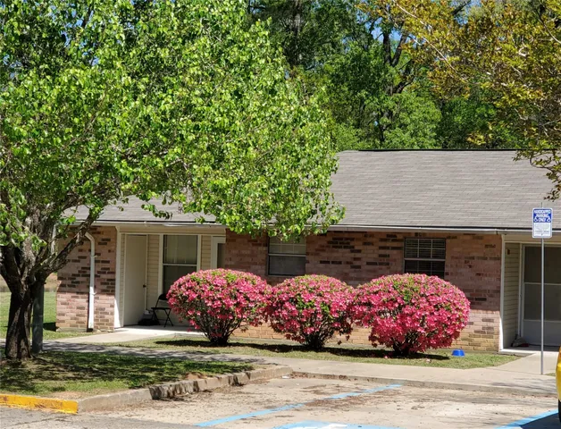 $816 | 13000 Main Street, Norwood, LA 70761