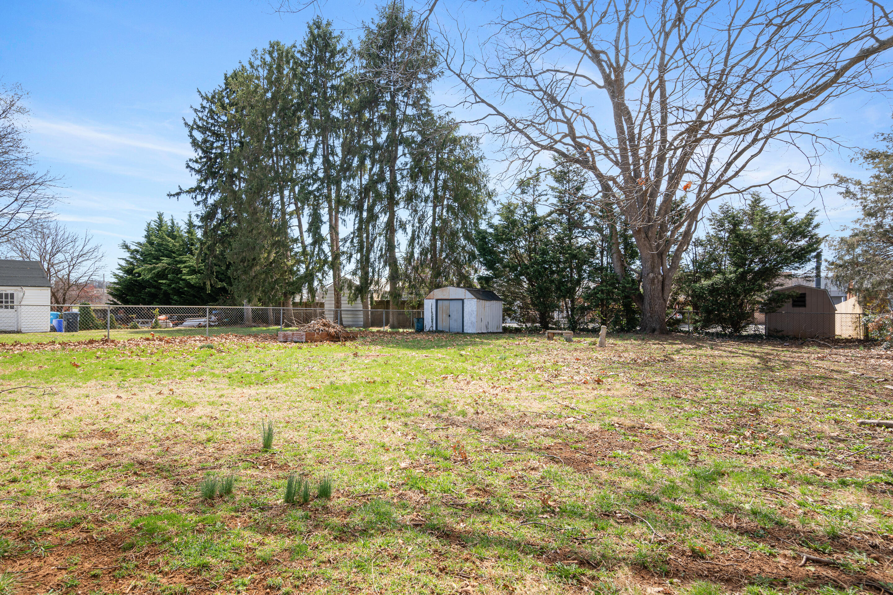 5122 Hearthstone Road Roanoke, VA 24012 - Photo 7 of 31 5122-Hearthstone-Rd-NW-Roanoke-7