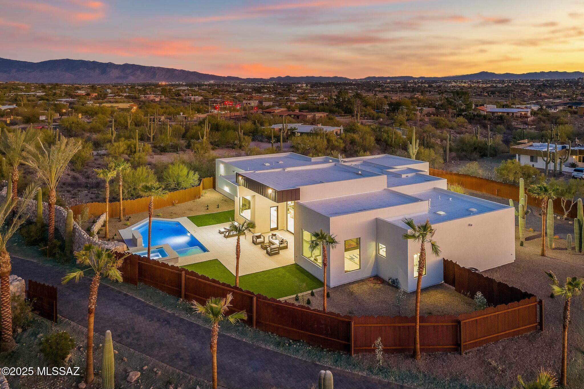 4540 East River Road Tucson, AZ 85718 - Photo 2 of 46 Gallery Image 2
