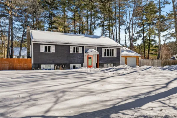 $299,900 | 28 Hanna Drive, Waterboro, ME 04030