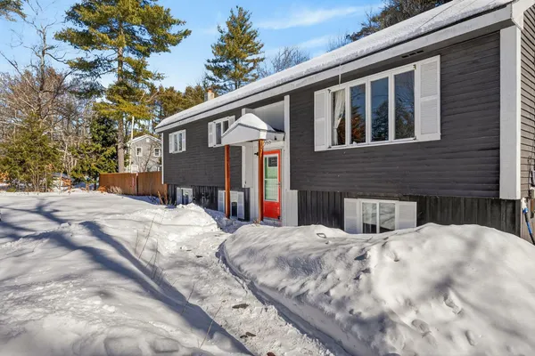 $299,900 | 28 Hanna Drive, Waterboro, ME 04030