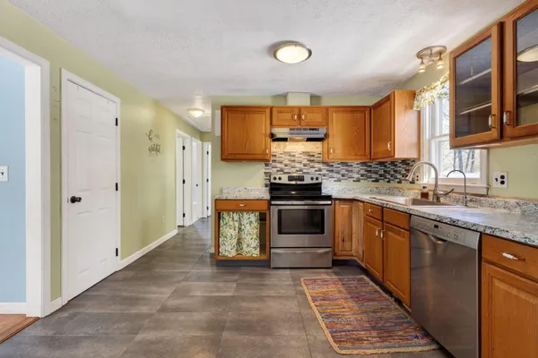 $299,900 | 28 Hanna Drive, Waterboro, ME 04030
