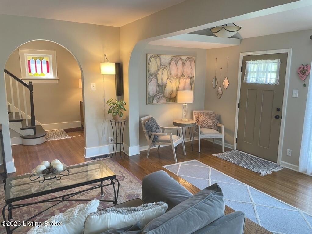 421 Wood Road Louisville, KY 40222 - Photo 9 of 23 09-Entry to Stairs