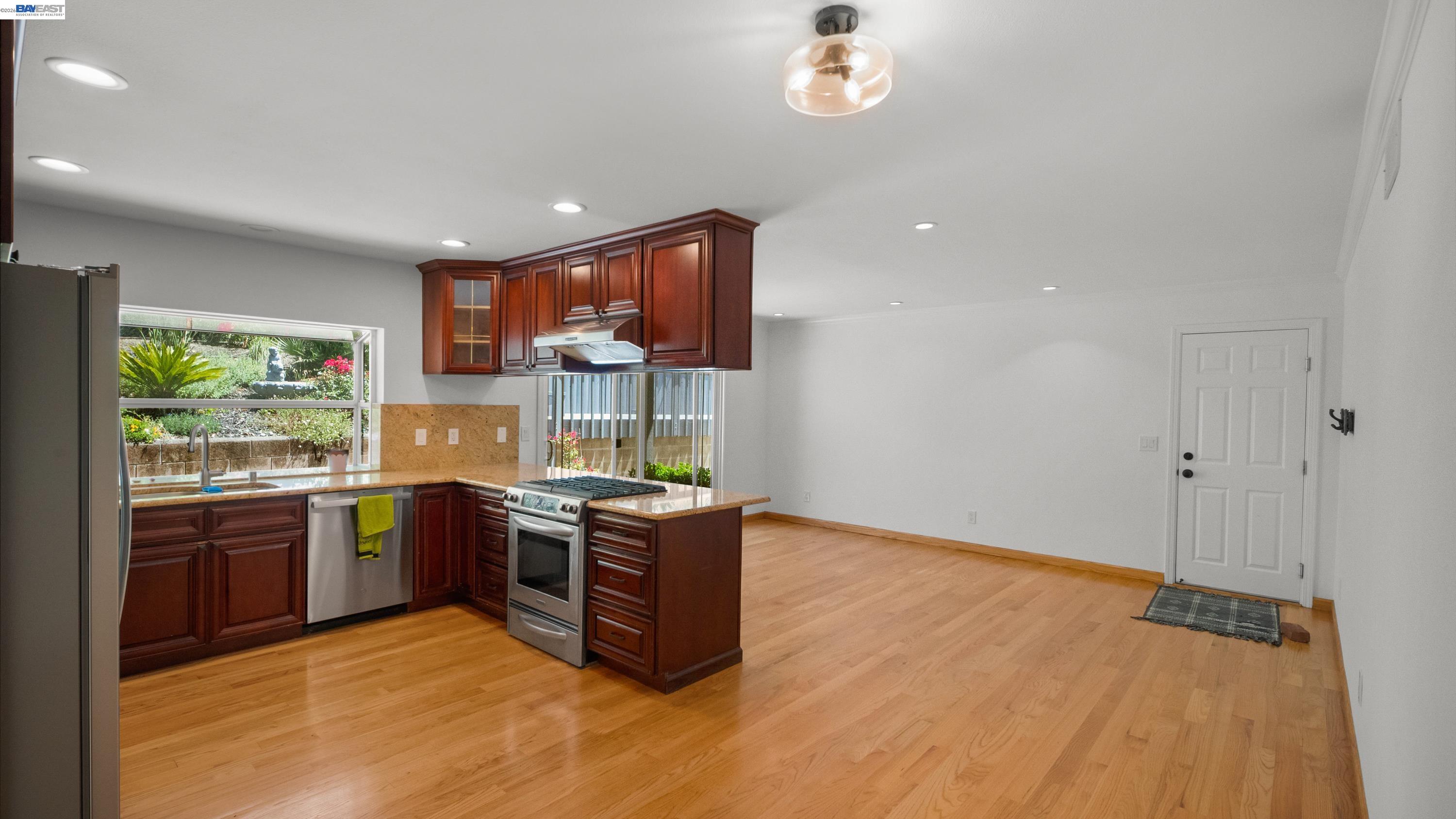 11 Oak Tree Court San Rafael, CA 94903 - Photo 13 of 56