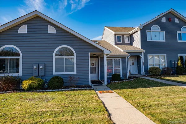 $439,000 | 757 Spring Lake Drive, Middle Island, NY 11953