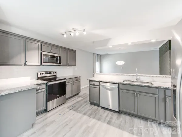 $1,800 | 8242 Walnut Creek Lane, Charlotte, NC 28227