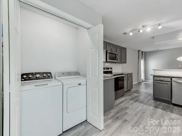 $1,800 | 8242 Walnut Creek Lane, Charlotte, NC 28227