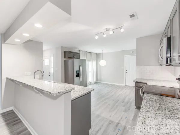 $1,800 | 8242 Walnut Creek Lane, Charlotte, NC 28227