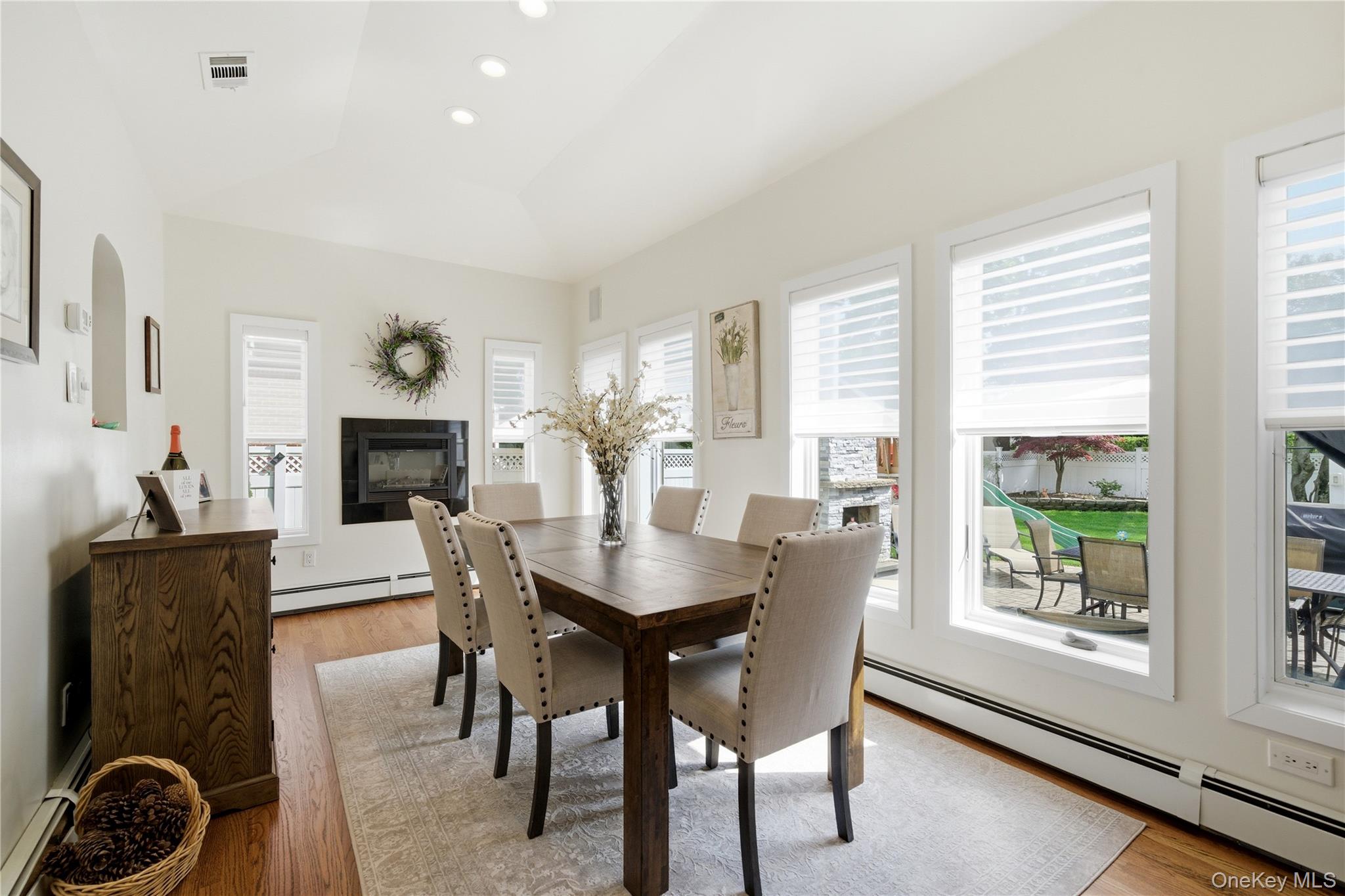 82 Sunset Road Bay Shore, NY 11706 - Photo 17 of 38