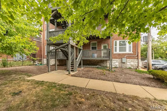 $115,000 | 627 Clara Avenue, Unit 1B, St. Louis, MO 63112