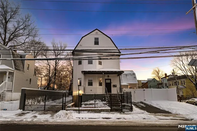 $899,999 | 396 14th Avenue, Irvington, NJ 07111