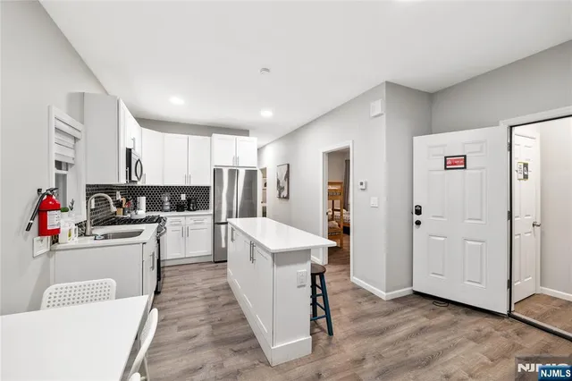 $899,999 | 396 14th Avenue, Irvington, NJ 07111