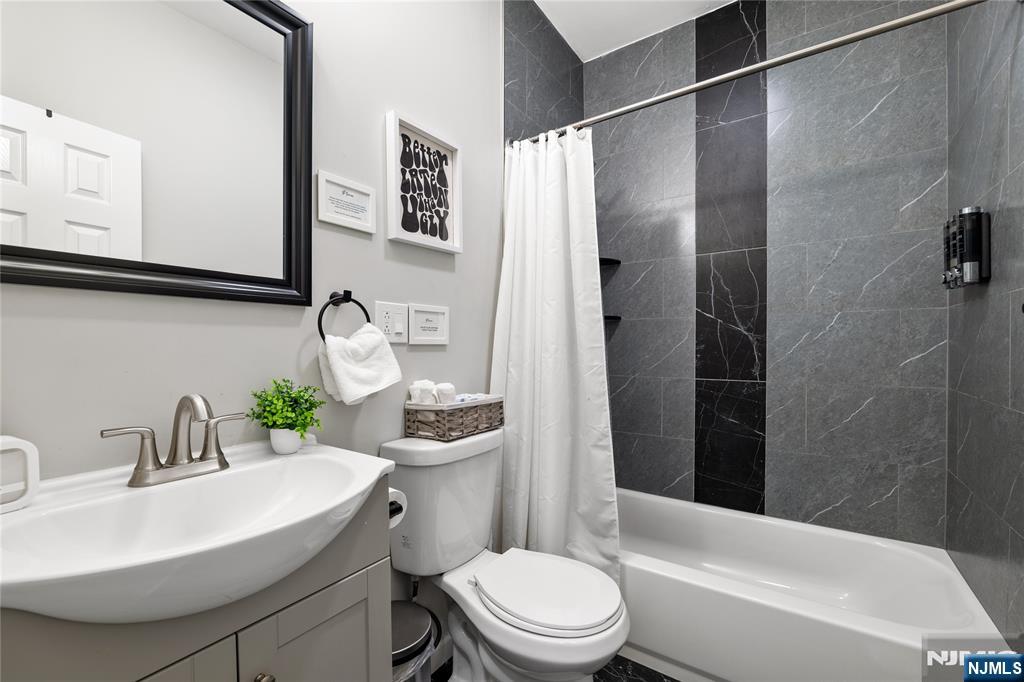 396 14th Avenue Irvington, NJ 07111 - Photo 16 of 46