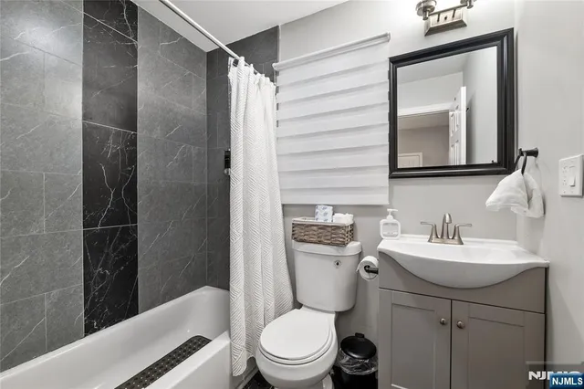 $899,999 | 396 14th Avenue, Irvington, NJ 07111