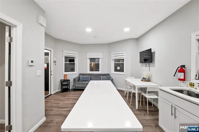 $899,999 | 396 14th Avenue, Irvington, NJ 07111