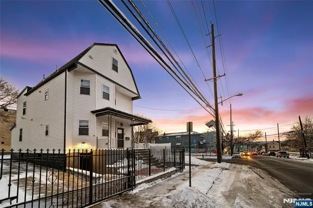 $899,999 | 396 14th Avenue, Irvington, NJ 07111