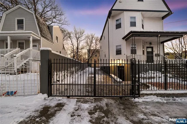$899,999 | 396 14th Avenue, Irvington, NJ 07111