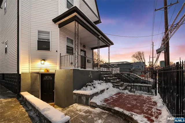 $899,999 | 396 14th Avenue, Irvington, NJ 07111