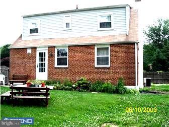 710 South York Road Hatboro, PA 19040 - Photo 3 of 12 Exterior Back