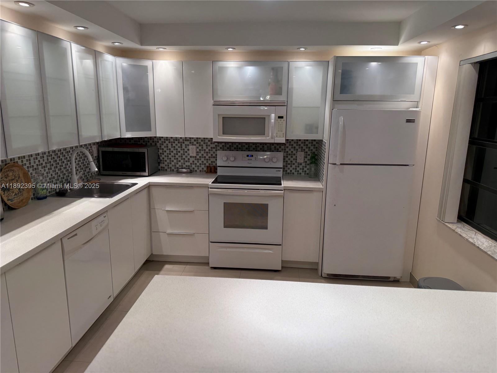 75 Capri B, Unit 75 Delray Beach, FL 33484 - Photo 1 of 9