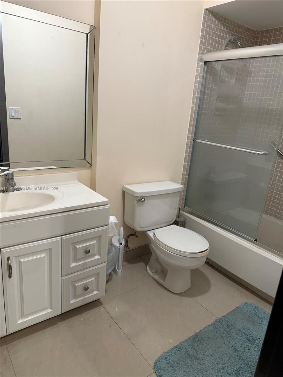 75 Capri B, Unit 75 Delray Beach, FL 33484 - Photo 7 of 9