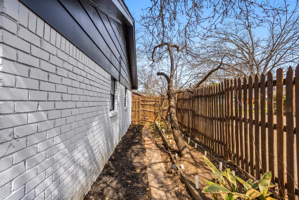 1708 Park Ridge Terrace Arlington, TX 76012 - Photo 29 of 31