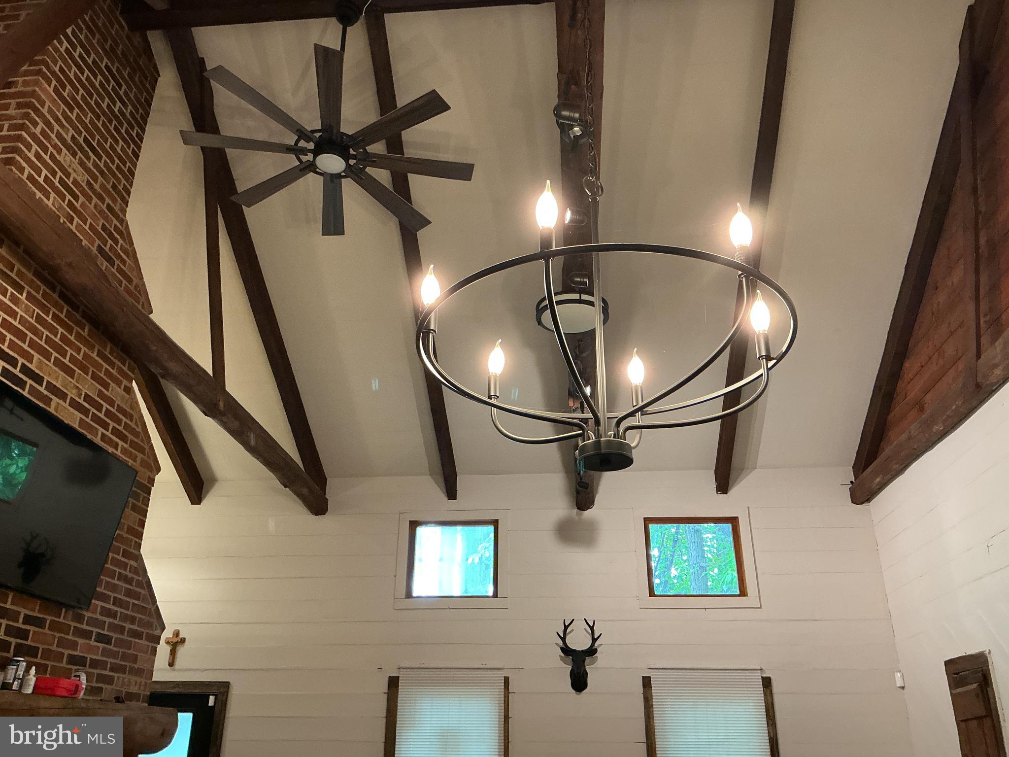 360 Wood Landing Road Fredericksburg, VA 22405 - Photo 11 of 46 Livingroom ceiling