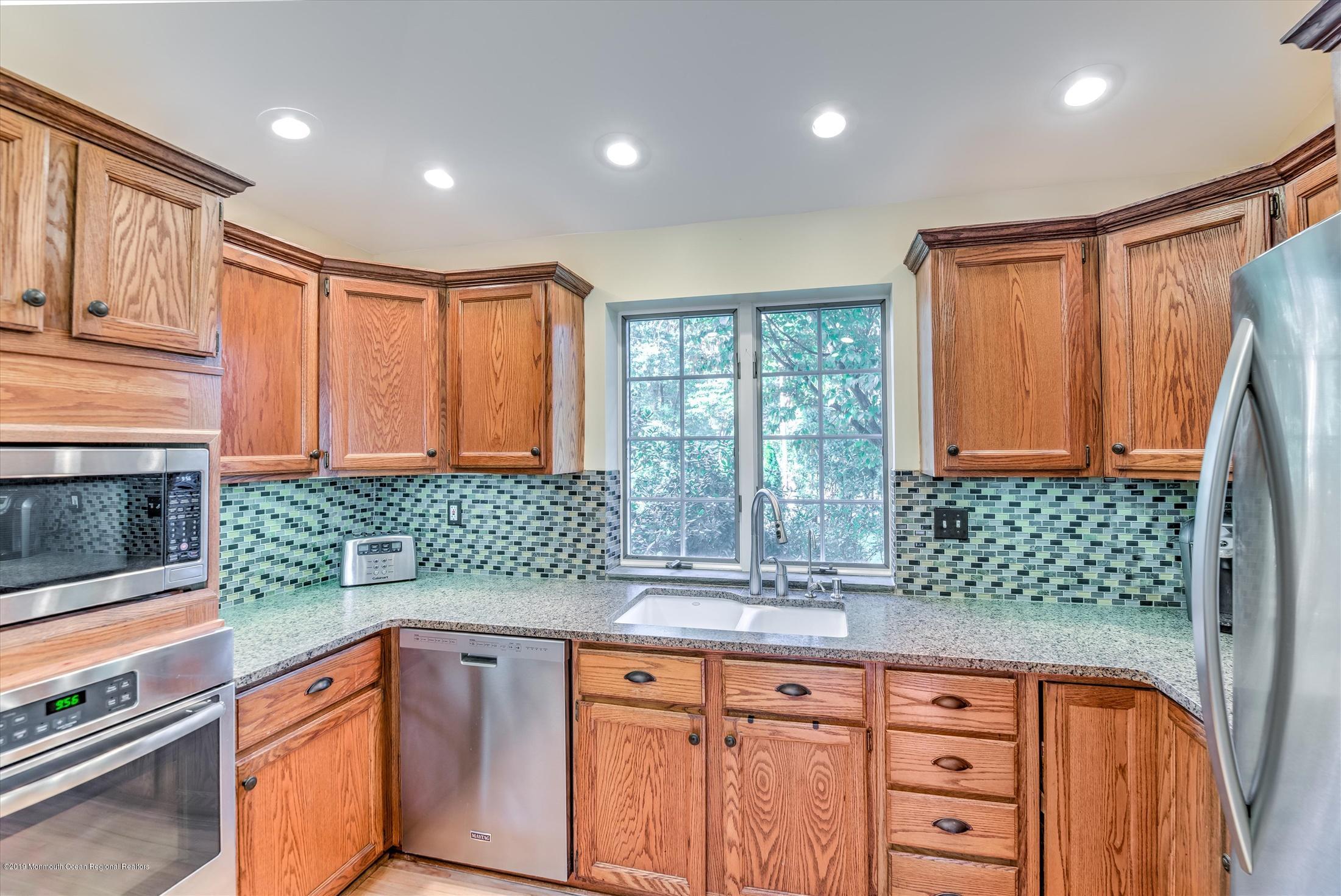 179 Wemrock Road Freehold, NJ 07728 - Photo 12 of 64 32-KITCHEN