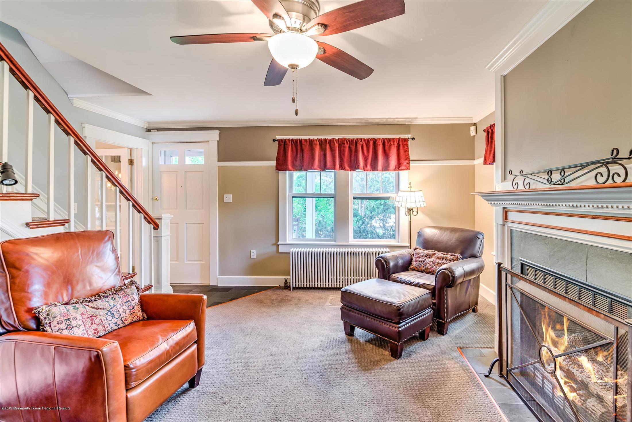 179 Wemrock Road Freehold, NJ 07728 - Photo 20 of 64 15-LIVING ROOM