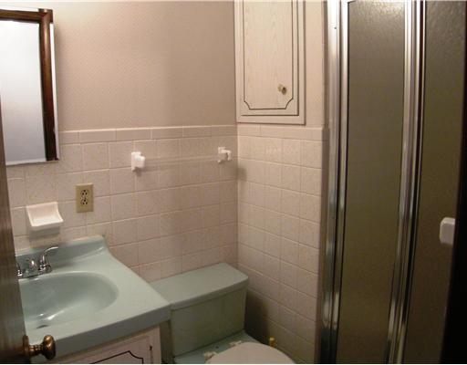 14670 Winchester Road Trafford, PA 15085 - Photo 13 of 18 Full Bath.