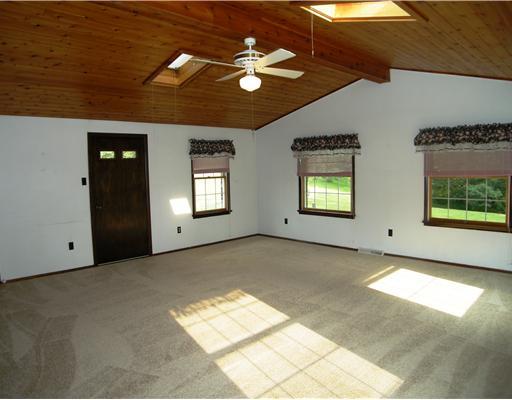 14670 Winchester Road Trafford, PA 15085 - Photo 4 of 18 Family Room.