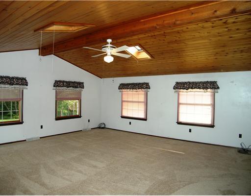 14670 Winchester Road Trafford, PA 15085 - Photo 6 of 18 Family Room.