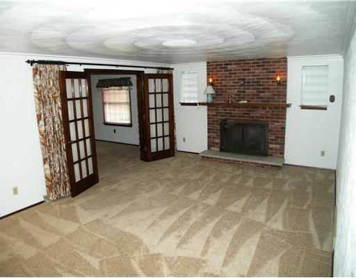 14670 Winchester Road Trafford, PA 15085 - Photo 8 of 18 Living Room.