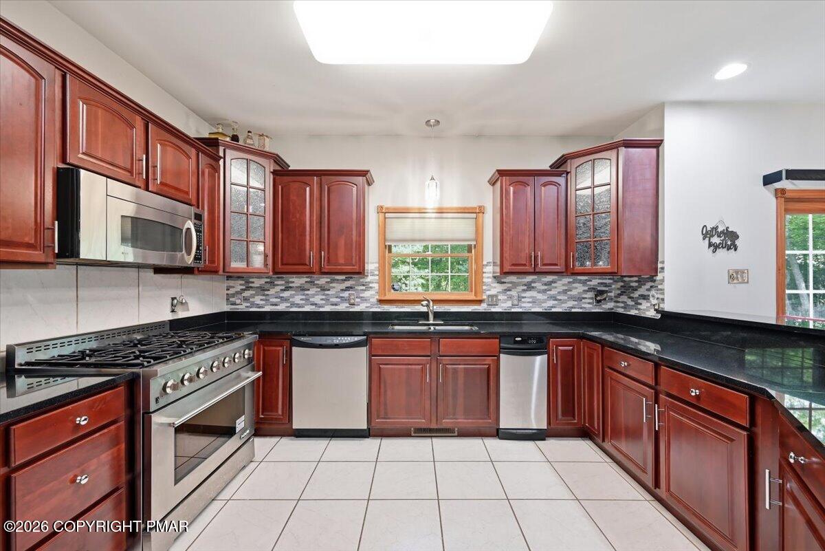 498 Twinbrook Road Wilkes Barre, PA 18702 - Photo 31 of 121 028-033_DSC_0659