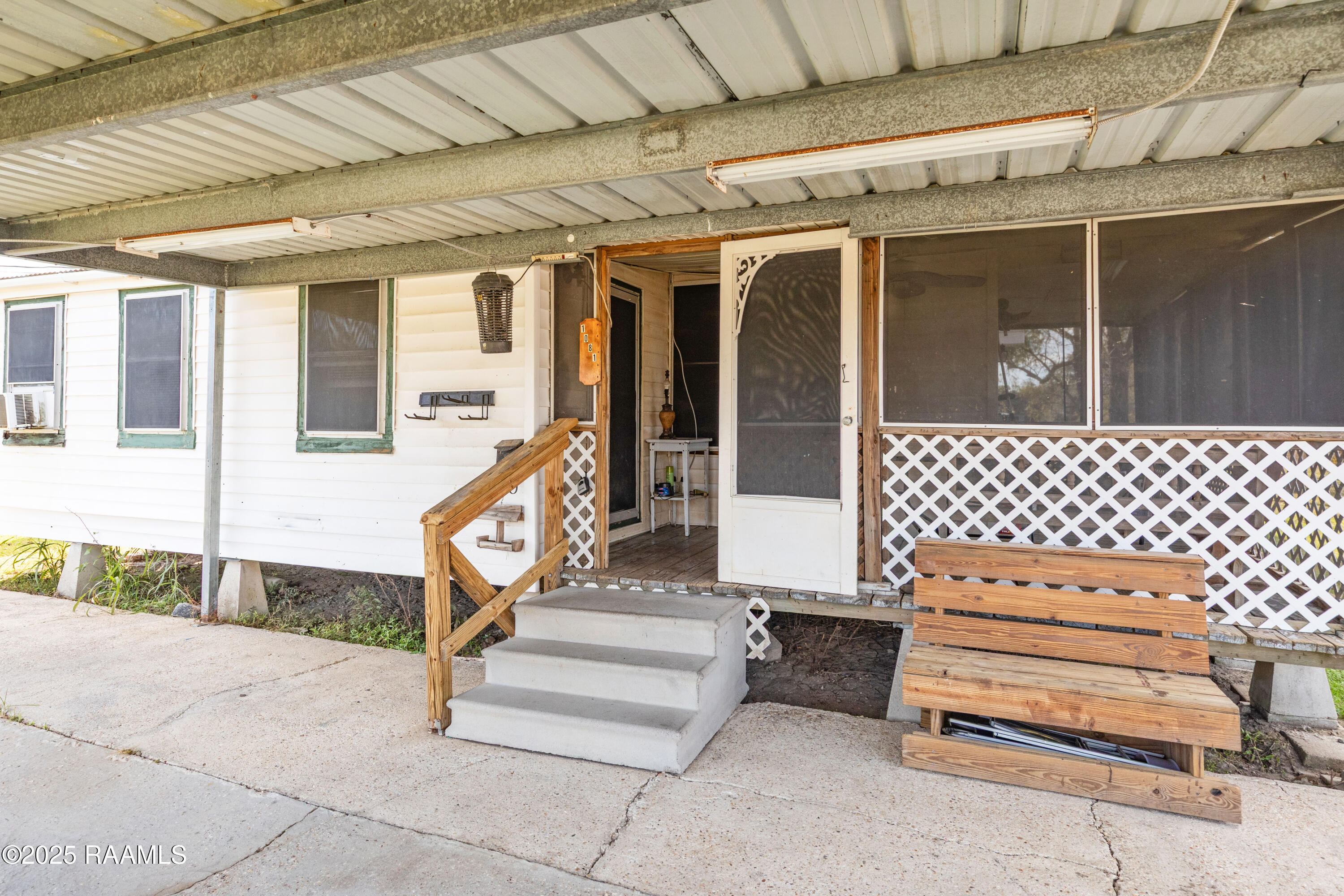 1081 Claston Simon Road Breaux Bridge, LA 70517 - Photo 4 of 29 1081ClastonSimon-4