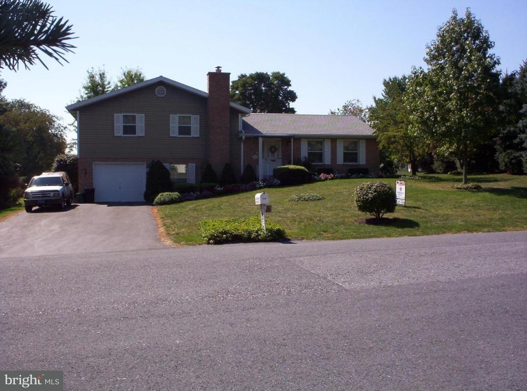 332 Windcrest Road Harrisburg, PA 17112 - Photo 3 of 13 Gallery Image 3
