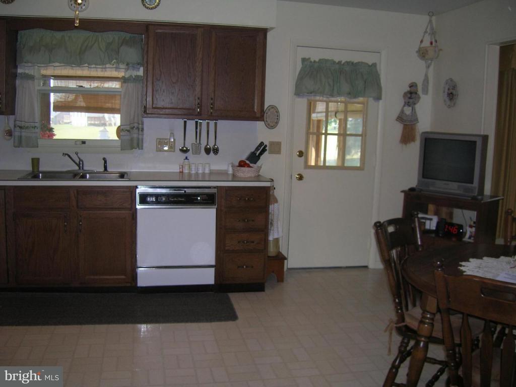 332 Windcrest Road Harrisburg, PA 17112 - Photo 8 of 13 Gallery Image 8