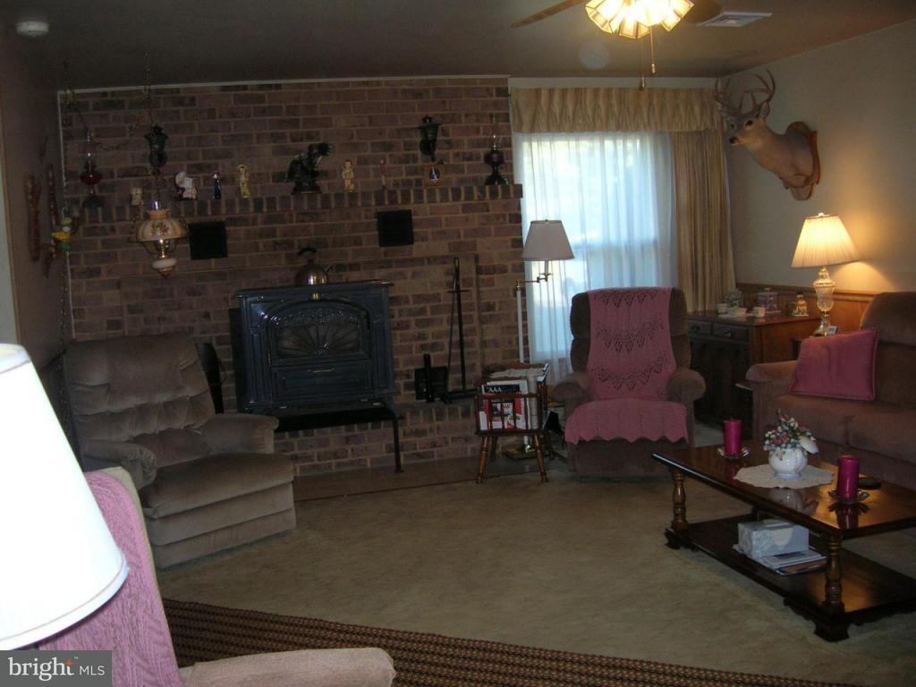 332 Windcrest Road Harrisburg, PA 17112 - Photo 9 of 13 Gallery Image 9