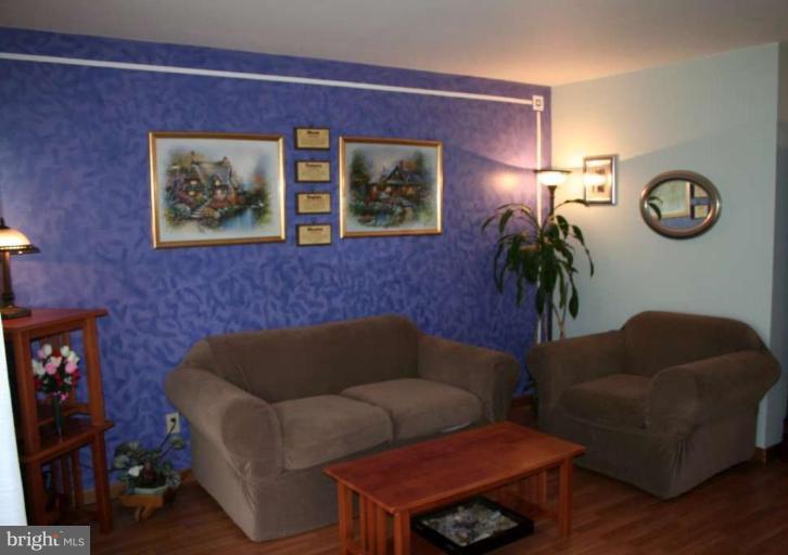 504 Trimble Road Joppa, MD 21085 - Photo 2 of 9 Living Room