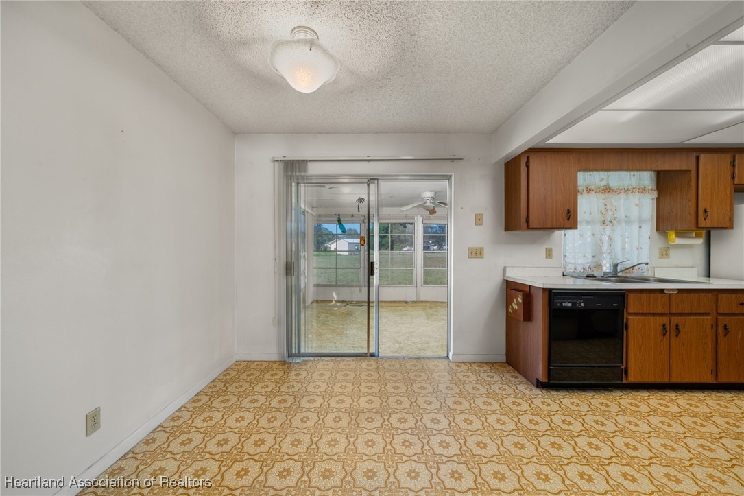5833 Thunder Road Sebring, FL 33876 - Photo 13 of 42 Gallery Image 13